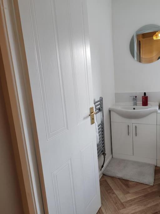 فيلا Modern Living In Hull كينغستون أبون هول المظهر الخارجي الصورة